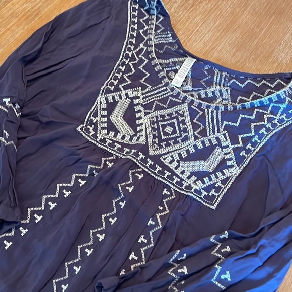 Mororeno blouse. Size M. EUC. - Picture 2 of 5